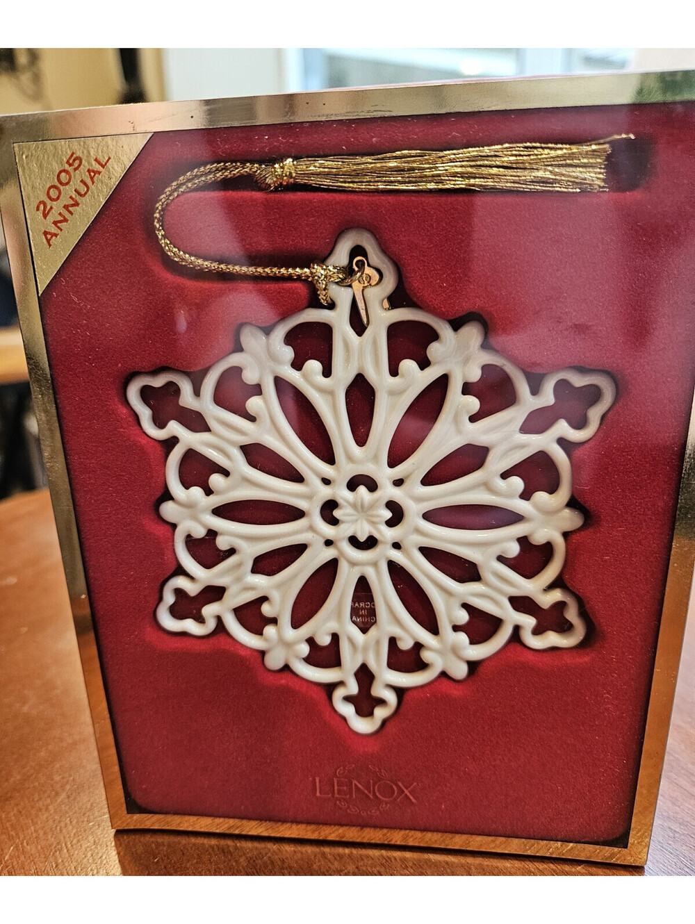 Lenox Annual 2005 Snow Fantasies Snowflake Ornament New in box